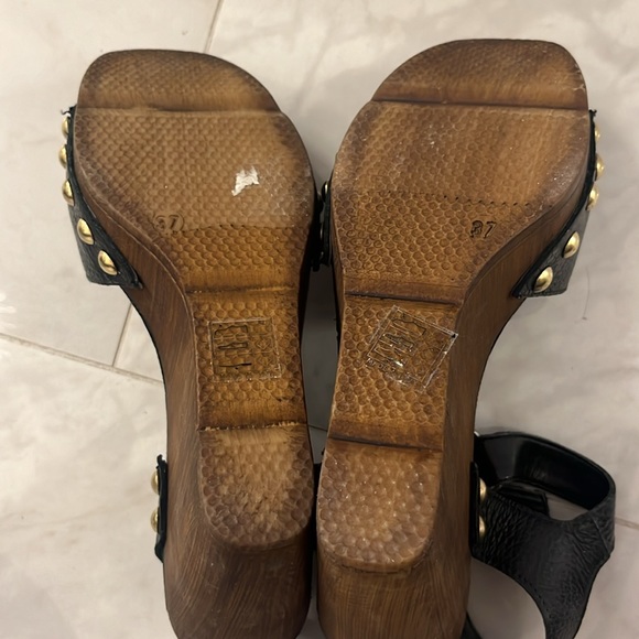 Beautiful made in Italy, pebbled, leather wood wedges - Picture 6 of 7